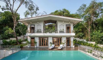 Countryside Villa in Malvan